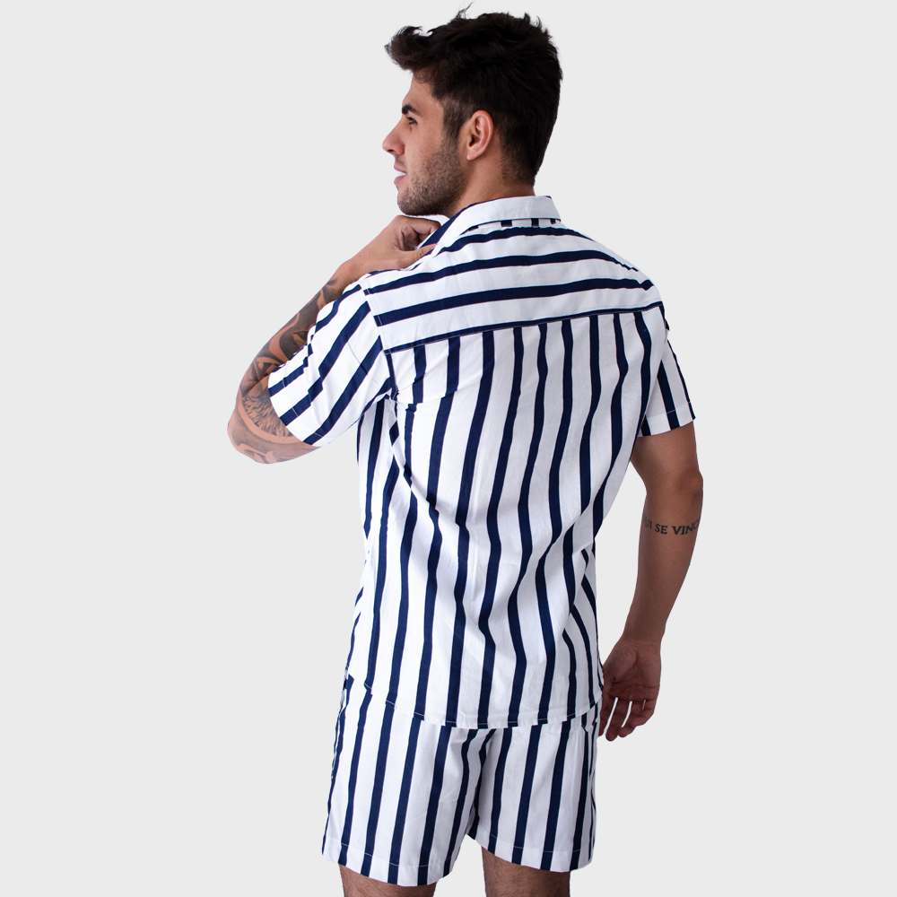 Conjunto camisa e shorts listrado azul marinho e branco