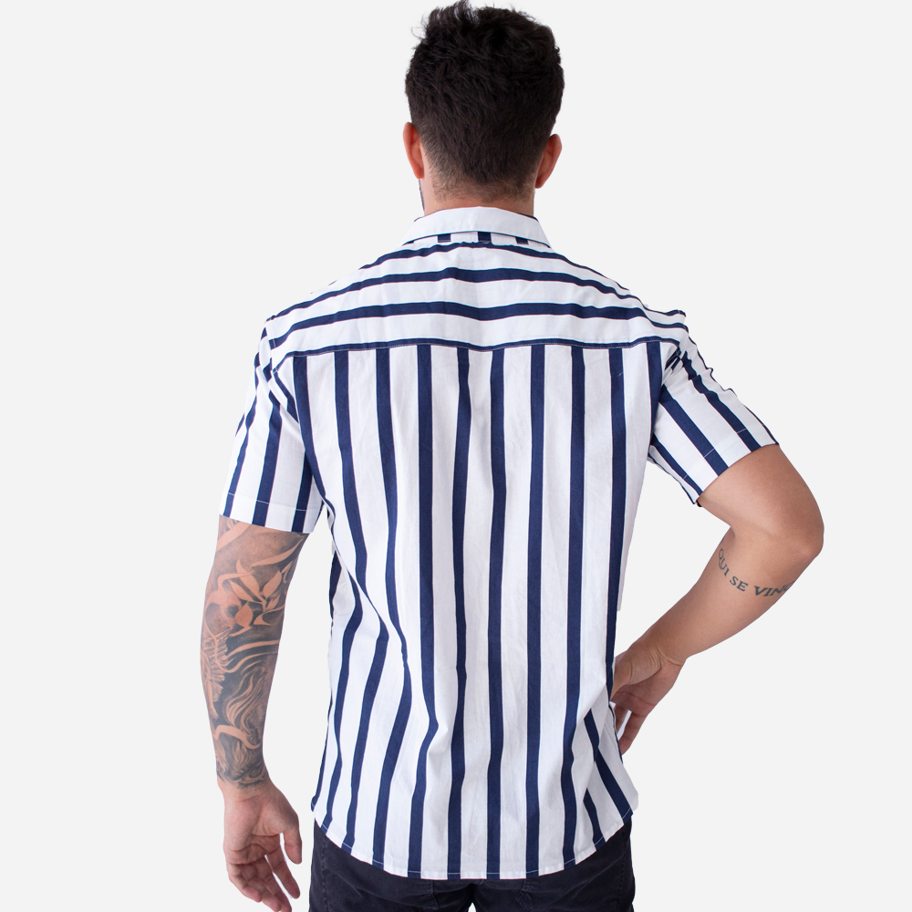 Camisa masculina listrada azul marinho e branco