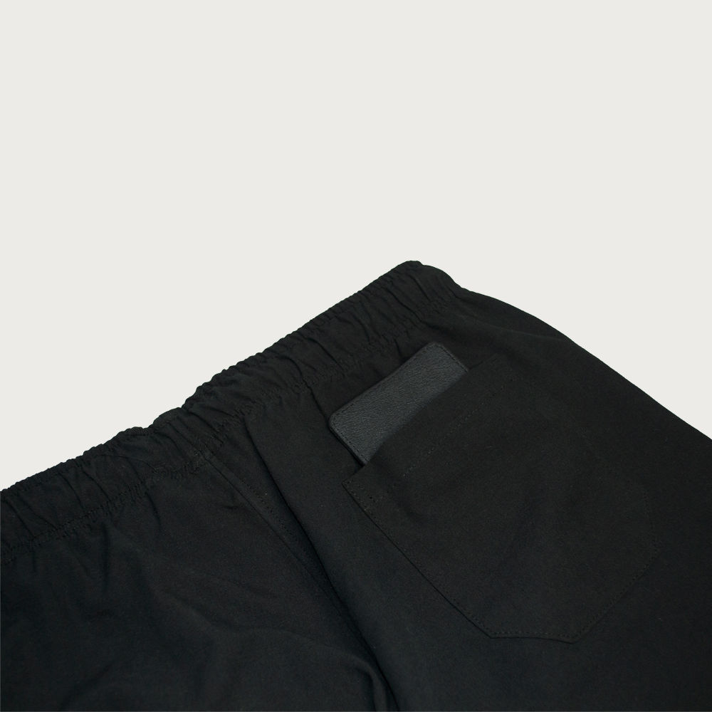 Shorts curto masculino de linho preto