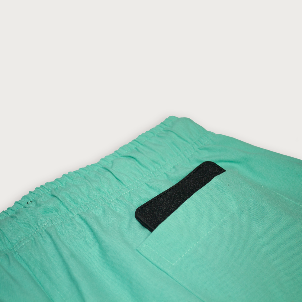 Shorts curto masculino de linho verde